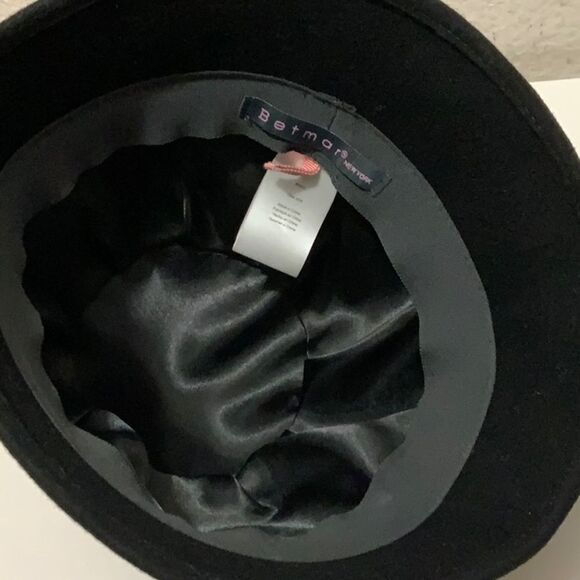 Betmar New York Bucket Hat Black lined 100% wool